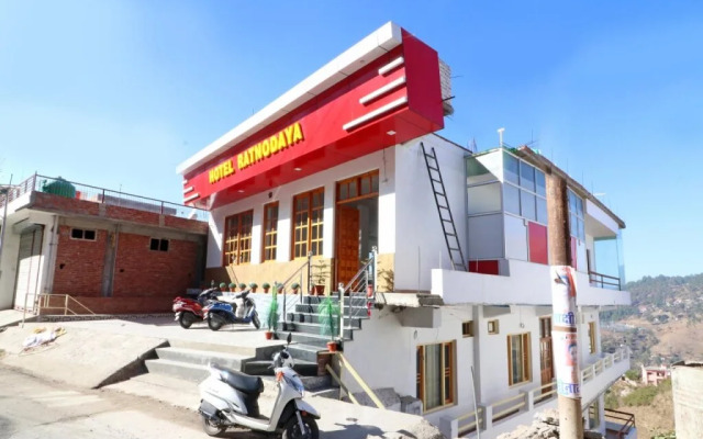 OYO 26832 Hotel Ratnodaya