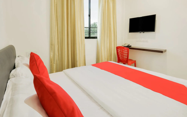 Super OYO 89495 Rich Hotel – Guest Rooms – Ayer Hitam