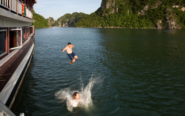 Halong Royal Palace Cruise