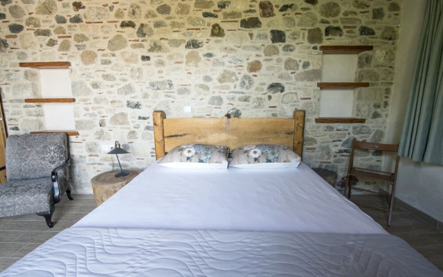 Chaihoutes stone villa into Olive farm in Zia
