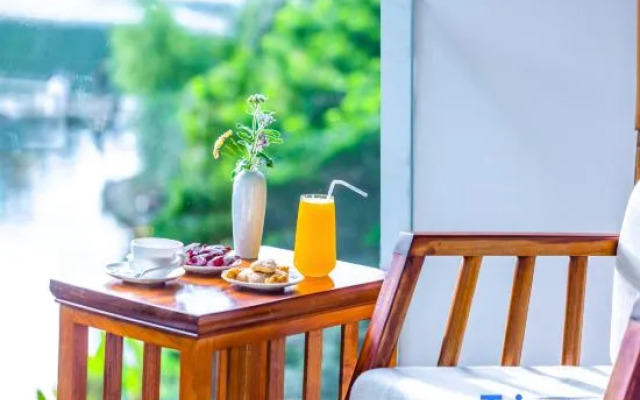 Green Artistic Conception Garden House