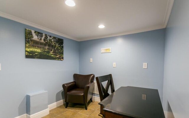 Canal Express Rooms