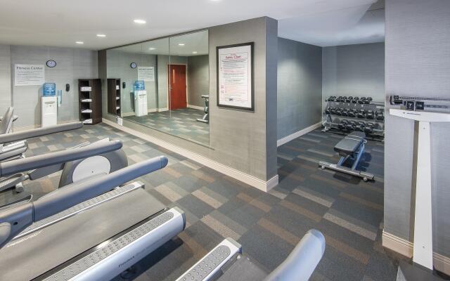 Holiday Inn Express & Suites Philadelphia - Mt. Laurel by IHG