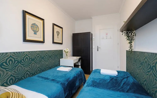 MG Pokoje w Warszawie by Metro Rondo ONZ