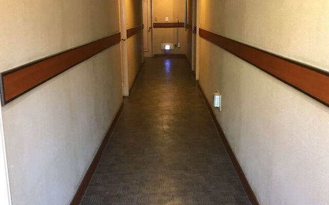 J Motel