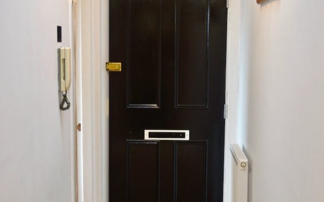Comfortable 1 Bedroom Flat Near The Meadows
