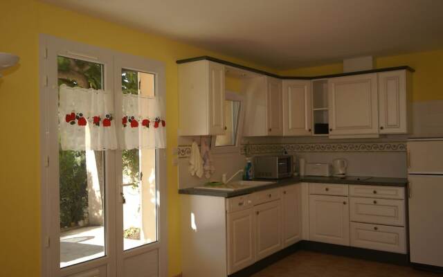 Beautiful Holiday House With Airco and Private Pool Near Uzès