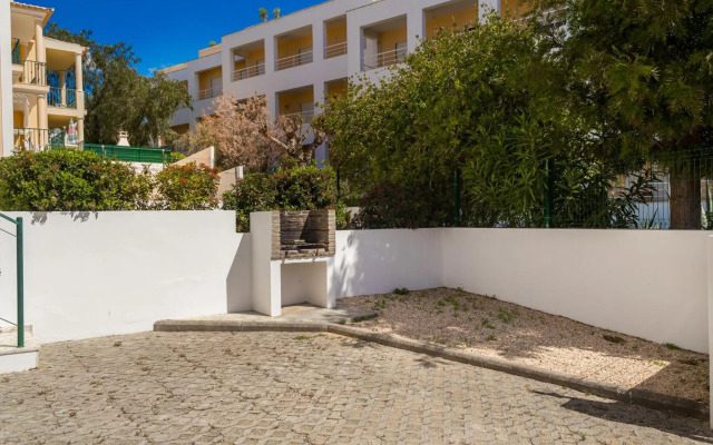 Villa Linda, Alto da Ria