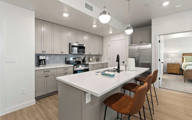 Cliffside Vista Stay for 7!