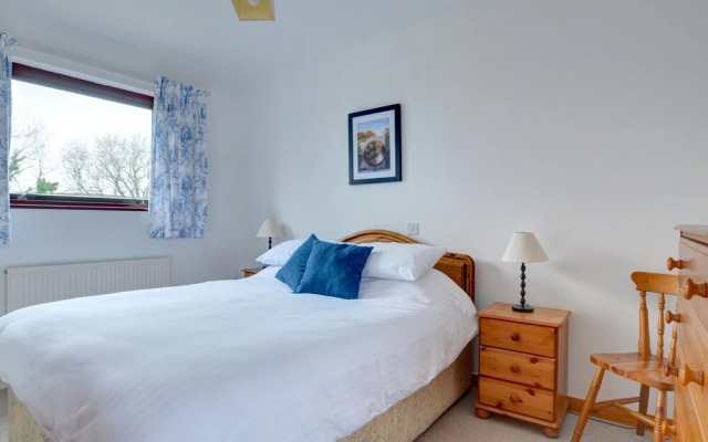 Quaint Holiday Home in Little Haven near Beach