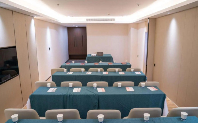Luoding Star Hotel