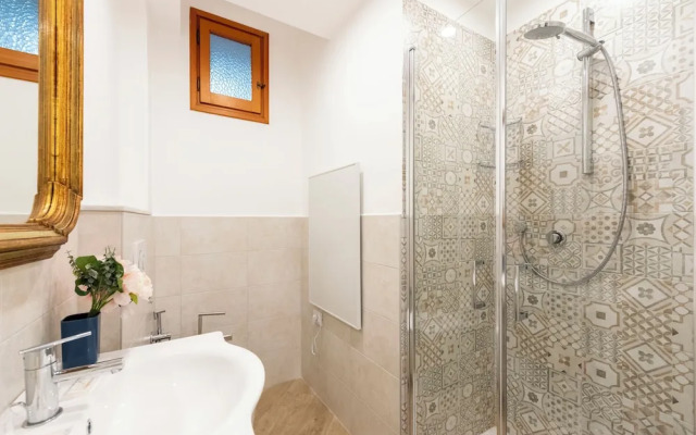 Central Flat In Genova