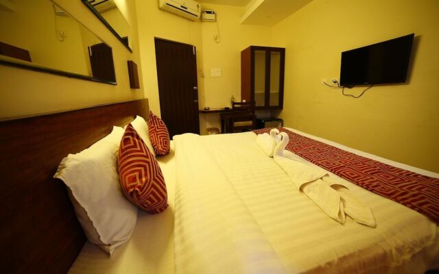 OYO 1456 Hotel Raj Classic Inn