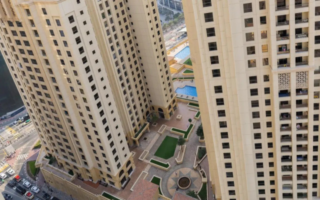Stylish studio w/balcony close to the beach JBR