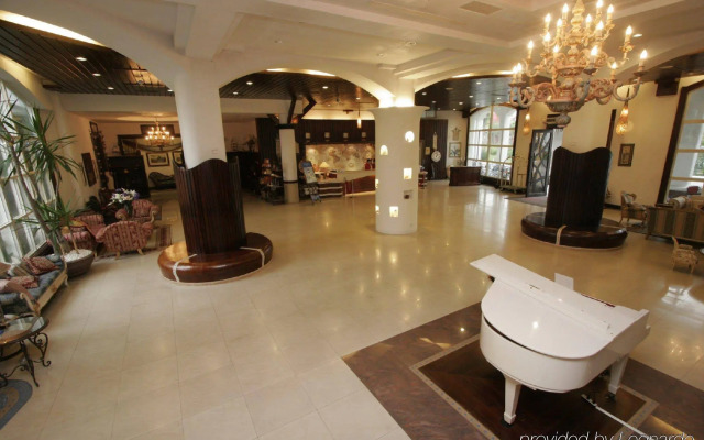 Shangrila Boutique Hotel