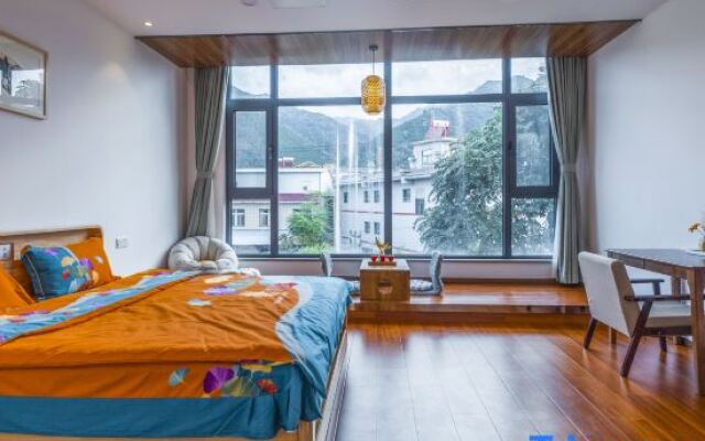 Xi'an Baishiyunju Homestay (Qinling Wildlife Park Branch)