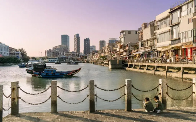 W Xiamen