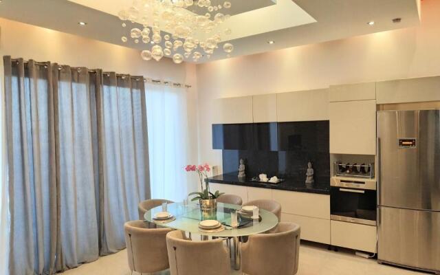 Luxury Apartment with Sea View near Kallithea