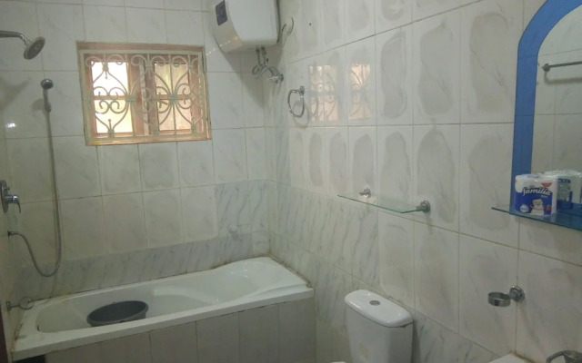 Junbic Apartment and Suites