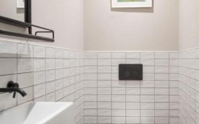 Chalcot Road Iv By Onefinestay