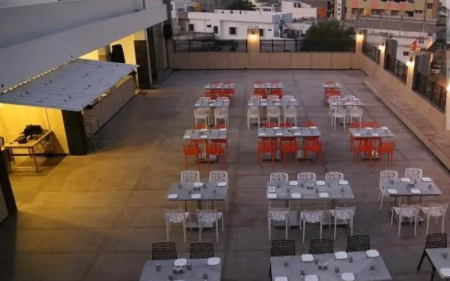 The SSLR Hotel