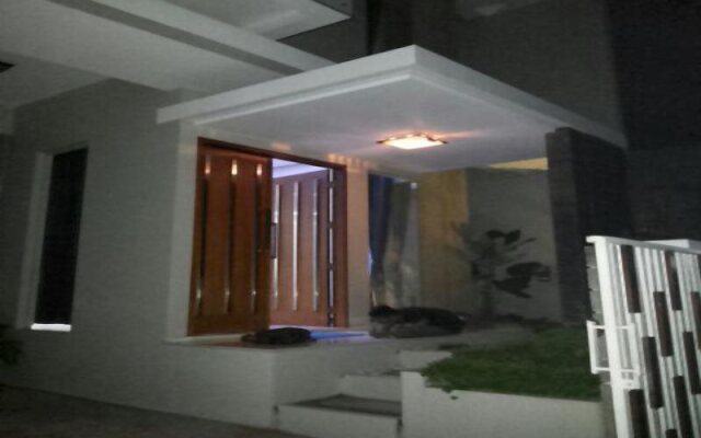 Omah Gedongan House