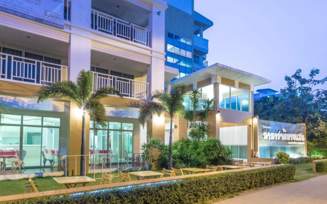 Nana Chat Bangsaen Hotel