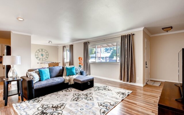 PX017 4 Bedroom Holiday home By Senstay