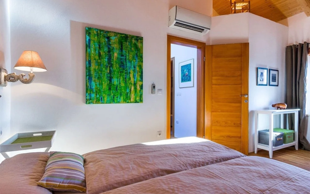 Beautiful Villa Consisting of two Houses With Private Pool, Near Pula and Beach