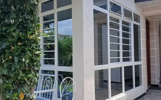 Rofty Vacation Home Utawala