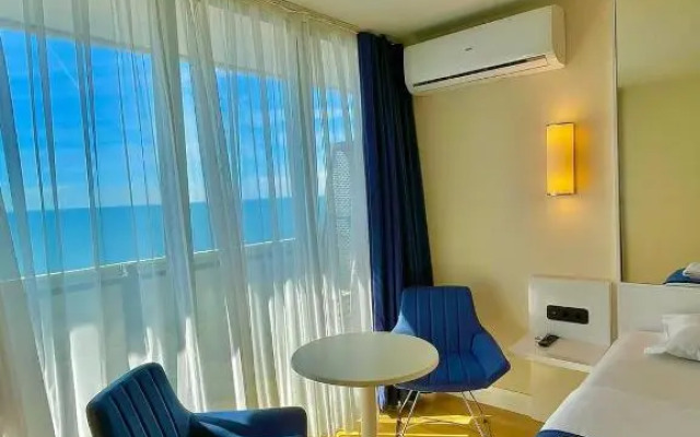 Orbi City apartments - Sea view