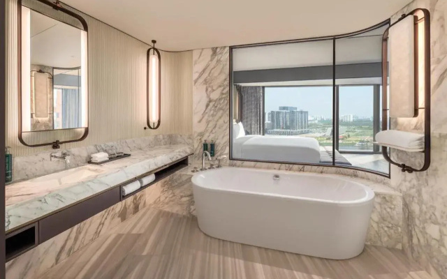 Hilton Saigon