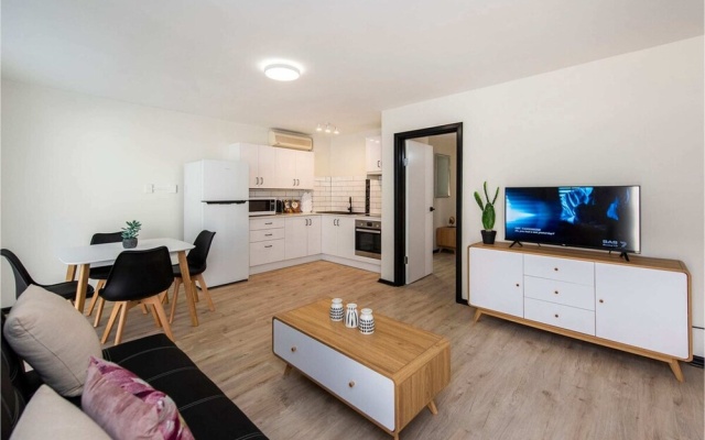 Convenient 1BR Apartment Close to Foreshore & Cbd – Guest Rooms – Perth