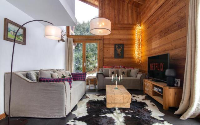 Warm & Cosy 3BR Chalet w/ Fireplace in Nature