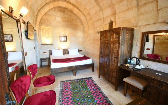 Under Cave Hotel