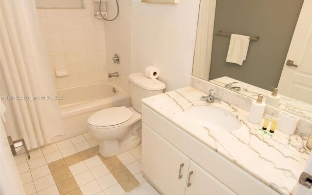 Modern Brickell Condo With Amazing Bay Views