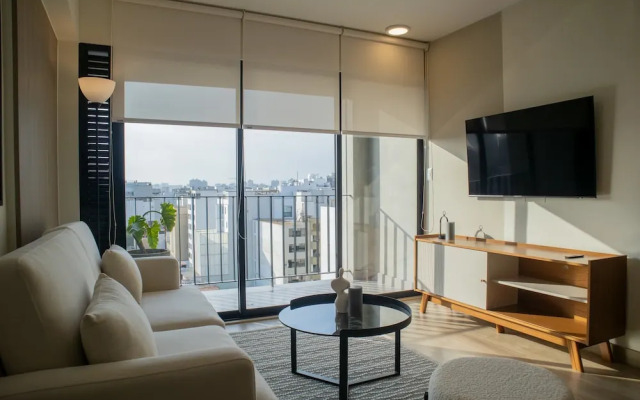 w Impressive 2BR With Balcony in Miraflores