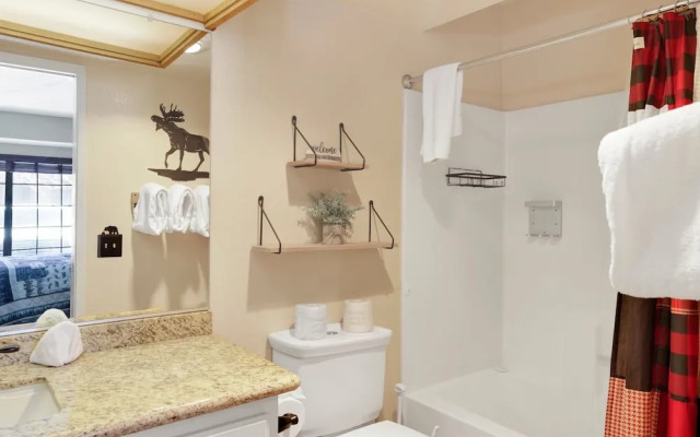 Woodland Retreat #2548