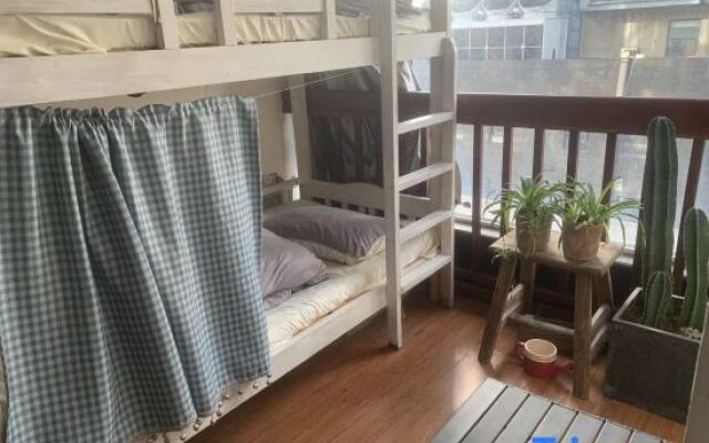 Xuzhou Woju Youth Hostel (Suning Plaza)