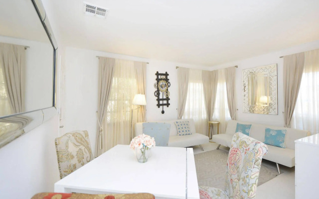 Sunrise Court Apartments