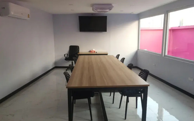 Spark Hotel