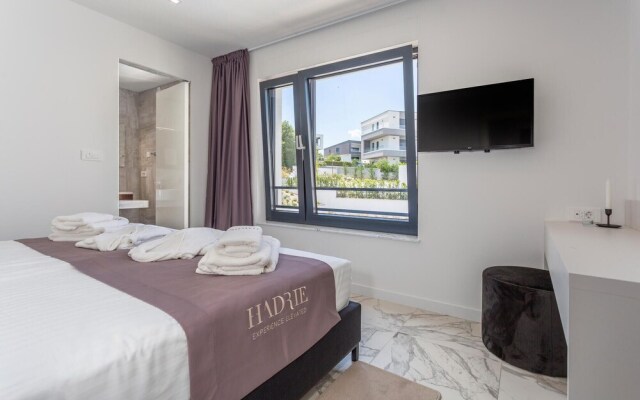 Awesome Apartment in Malinska With Jacuzzi, Wifi and 3 Bedrooms