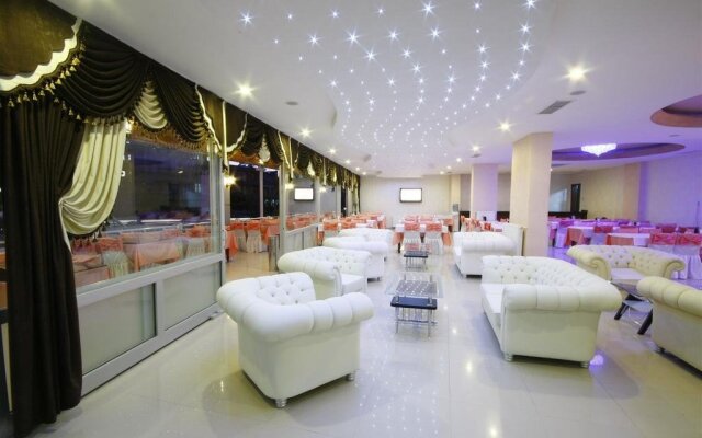 Grand De-liban Hotel