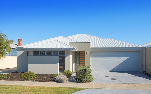 Gale House
