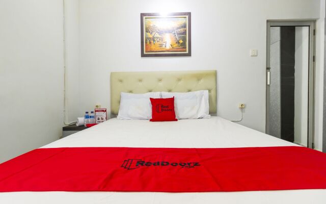 Reddoorz near Gajah Mada Plaza 2