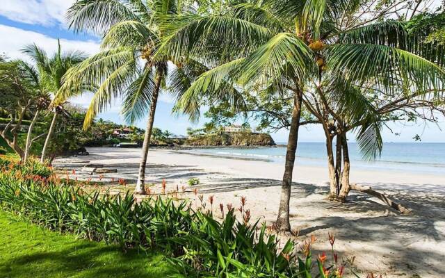Extravagant Beachfront Mansion in Flamingo - Second to None