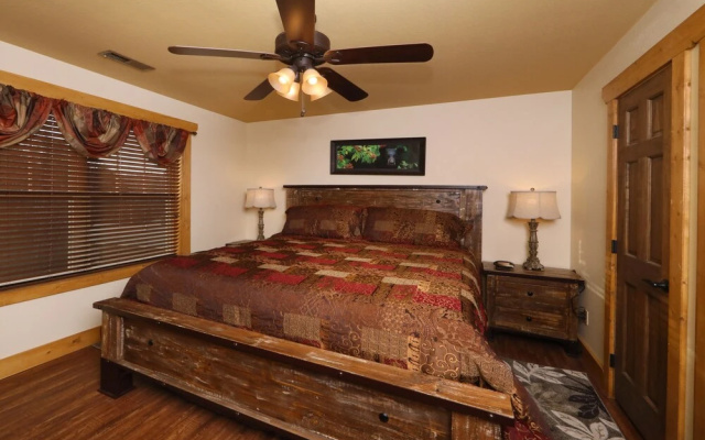 Aqua Paradise - Six Bedroom Chalet