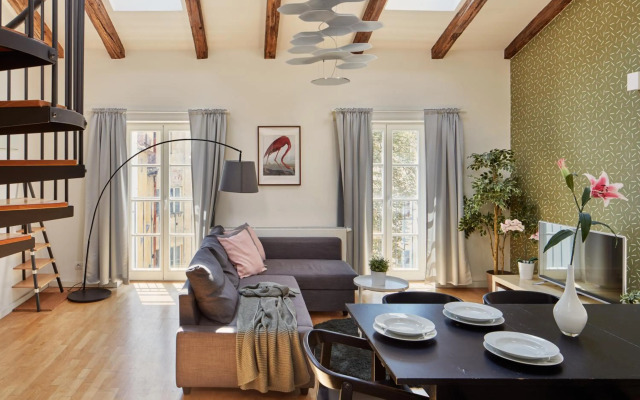 Bright Loft in New Town by Prague Days