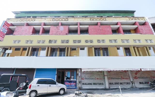 Malang Lodge by OYO Rooms