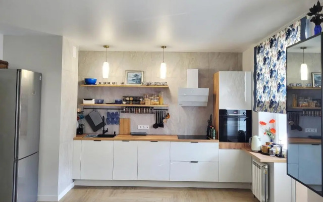 Апартаменты с дизайнерским ремонтом на улице Большая Покровская 78